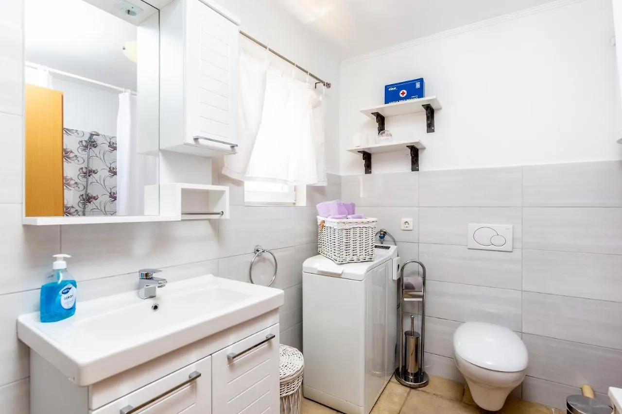 Lilo Lavender Apartment Loborika 0*,  Croatia