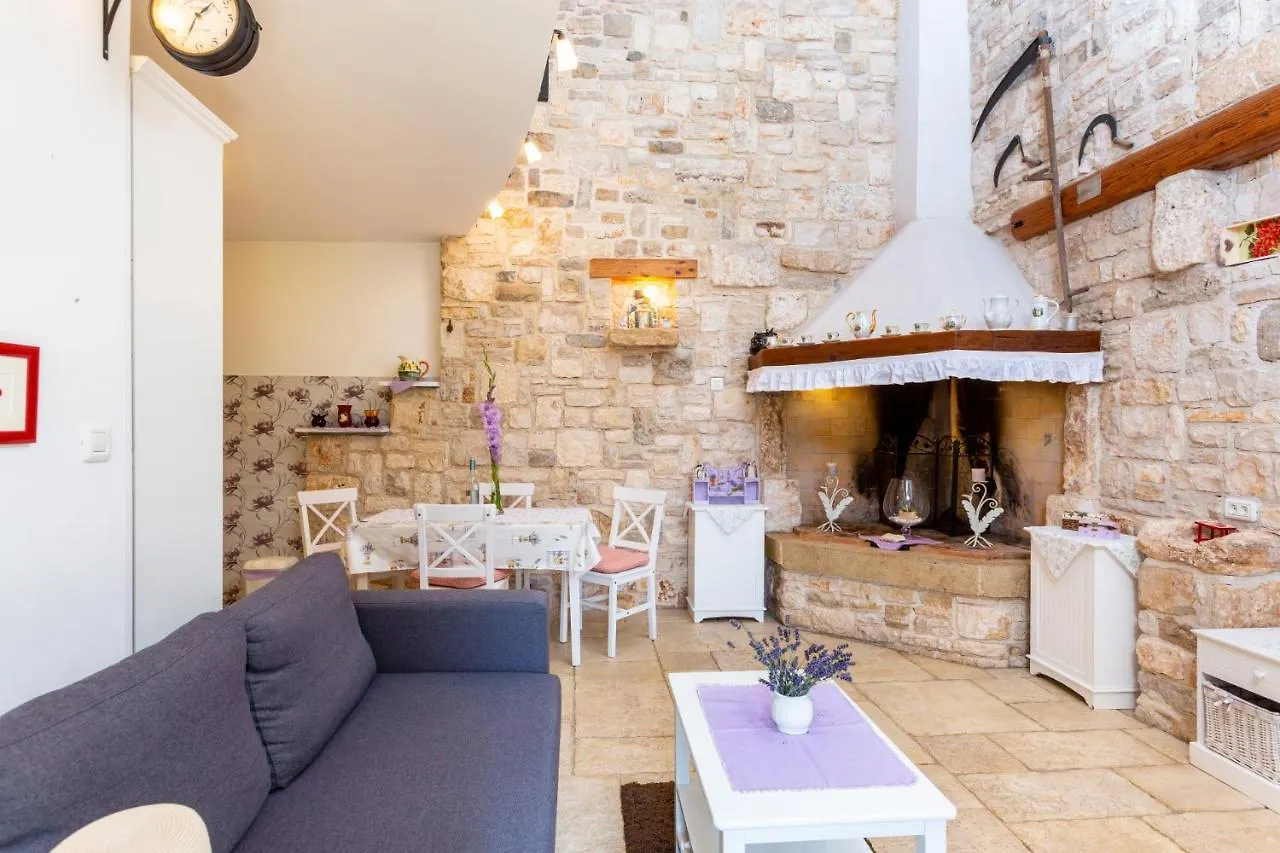 Lilo Lavender Apartment Loborika