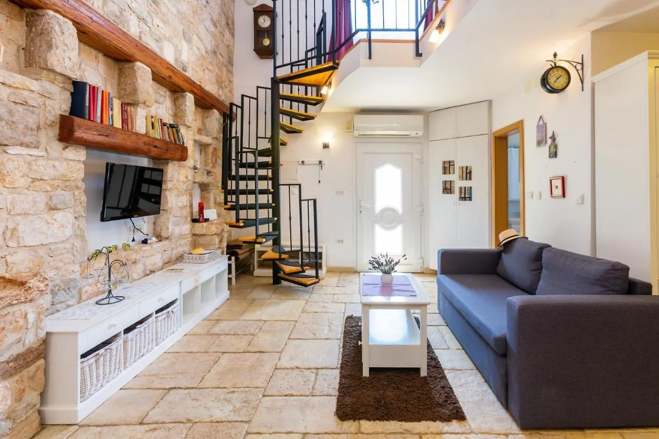 Lilo Lavender Apartment Loborika Croatia