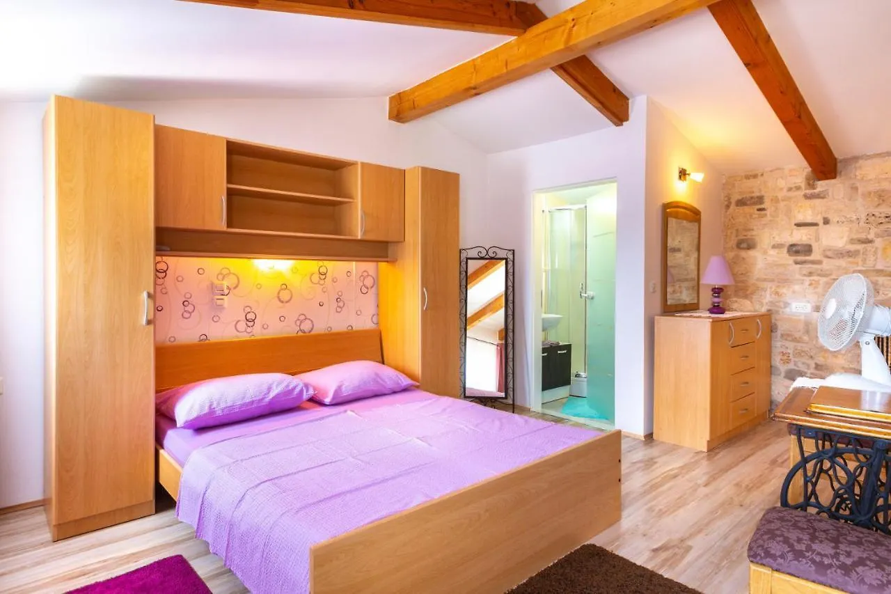Lilo Lavender Apartment Loborika