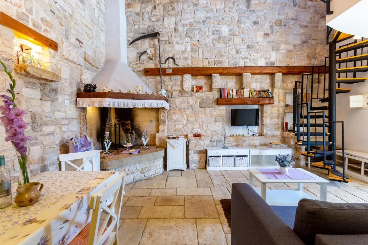 Lilo Lavender Apartment Loborika Croatia