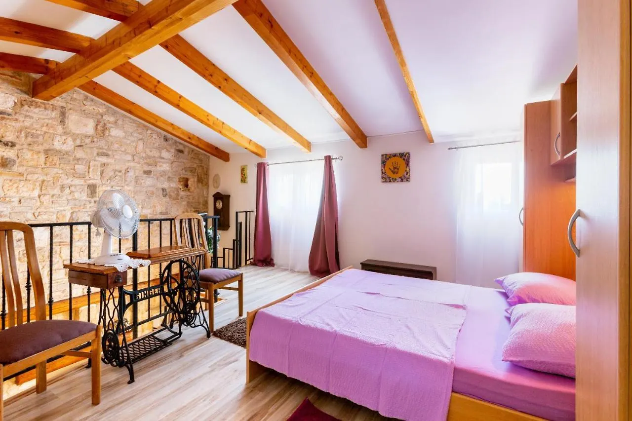 Lilo Lavender Apartment Loborika