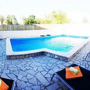 Apartment Ilic, Loborika